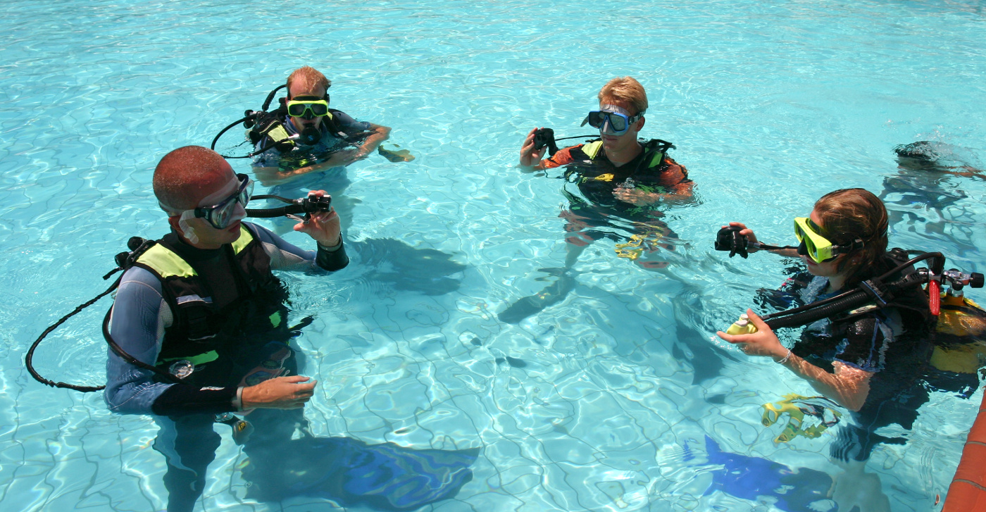 How to become a Divemaster or Dive instructor